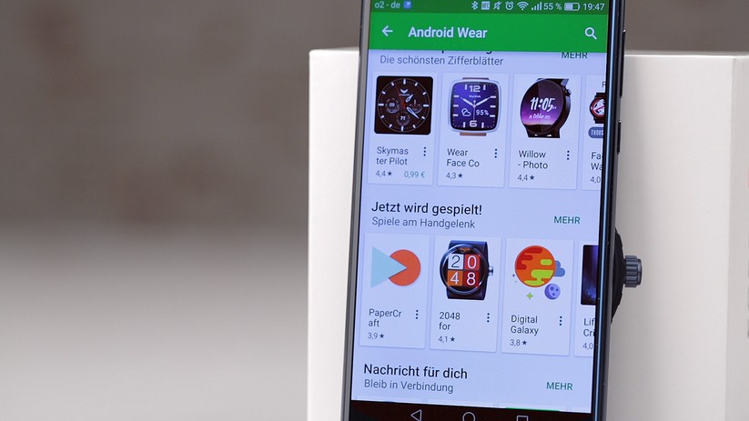 Der Play Store bietet inzwischen auch unzählige Apps und Watchfaces für Googles Wearables-Betriebssystem an.