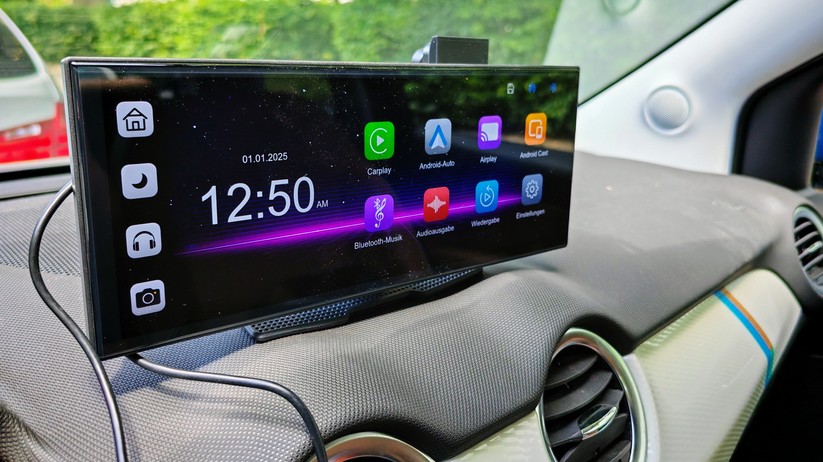 Lamtto RC28: Display im Auto