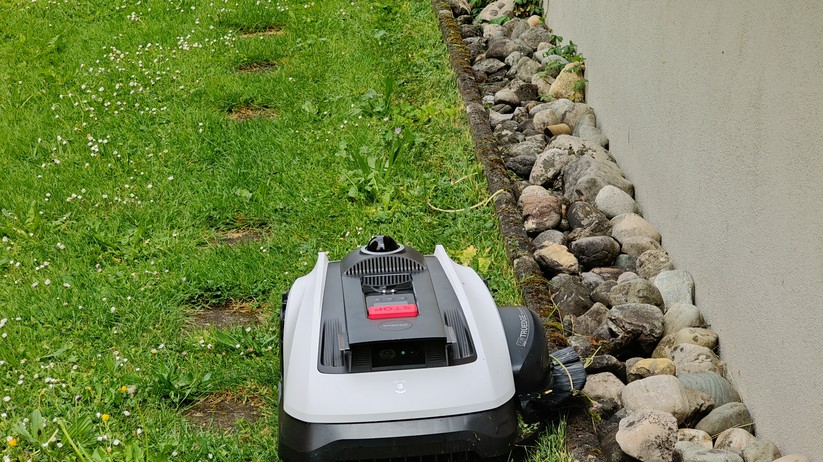 Ecovacs O1200 LiDAR Pro: Mähroboter für Flächen bis 1200 m² mit integriertem Kantentrimmer