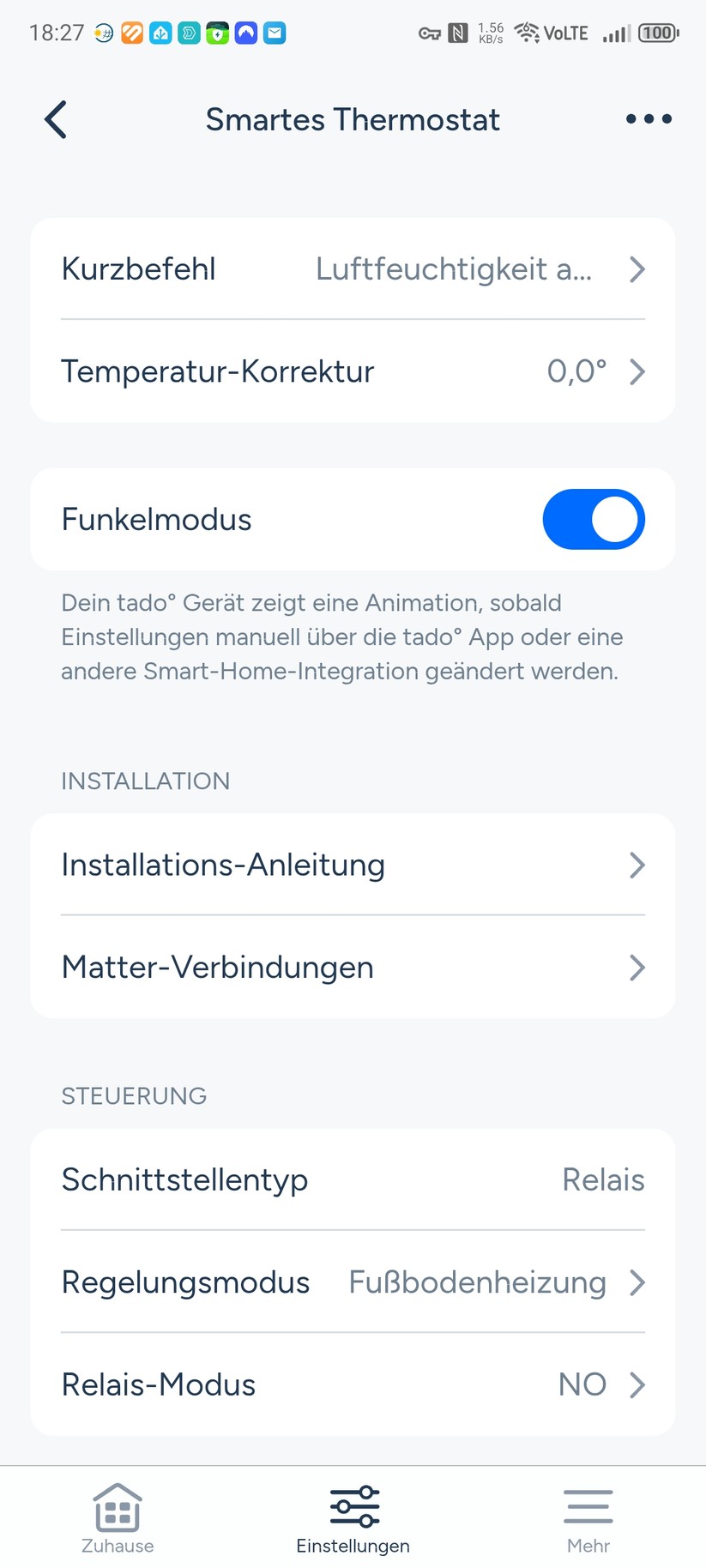 Die Tado-App erleichtert nicht nur die Inbetriebnahme mit zahlreichen Grafiken, sondern bietet auch eine einfache Bedienung, inklusive Erstellung von Heizplänen und liefert zudem detaillierte Informationen zum Heizbetrieb. Der volle Funktionsumfang steht allerdings nur mit einem kostenpflichtigen Abo zur Verfügung. Dafür muss man entweder 4 Euro monatlich oder 30 Euro jährlich bezahlen.