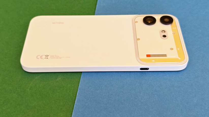 Nothing Phone 4b: Rücksetie und Esseential-Taste