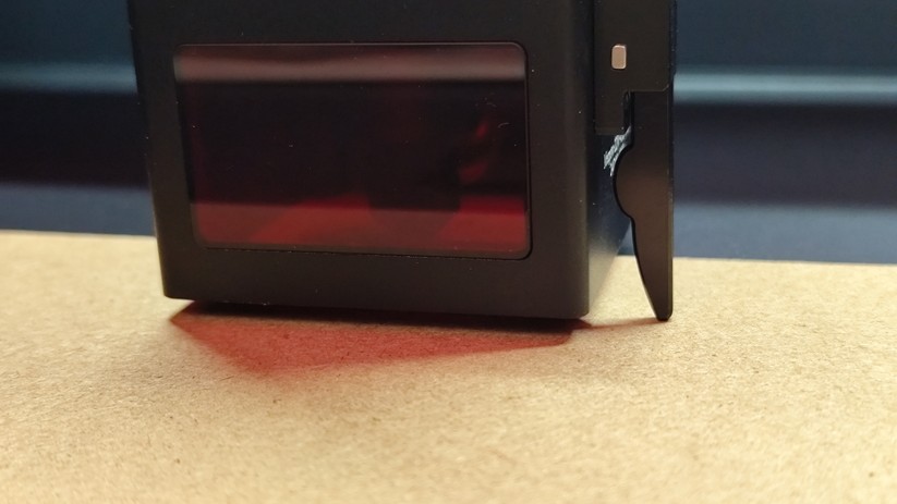 Beim Mecpow X4 Pro ist nicht viel Platz zwischen Laserkopf und Werkstück.