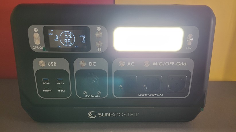  Powerstation mit 2200 Watt Leistung, 2048 Wh Kapazität und Einspeisefunktion