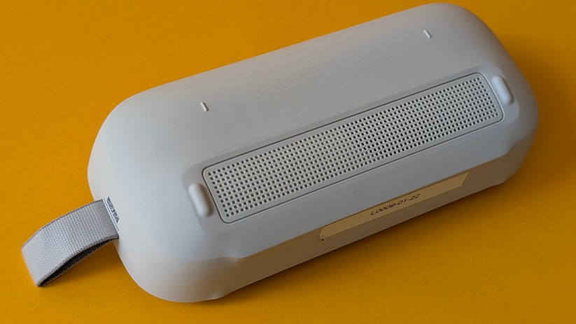 Bose Soundlink Flex von hinten.