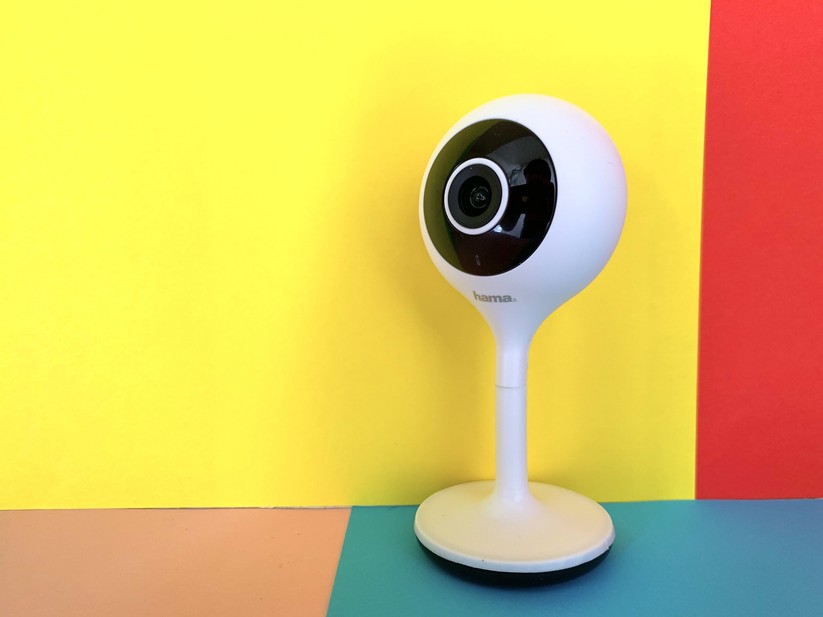 Die Hama Wifi Camera ist klein und schlank.