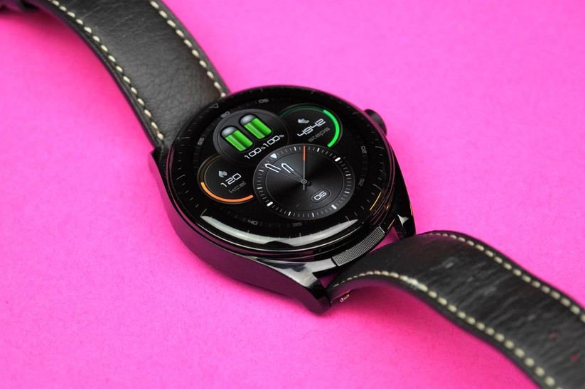 Huawei Watch Buds: Im Display kann man den Akkustand der beiden In-Ears erkennen.