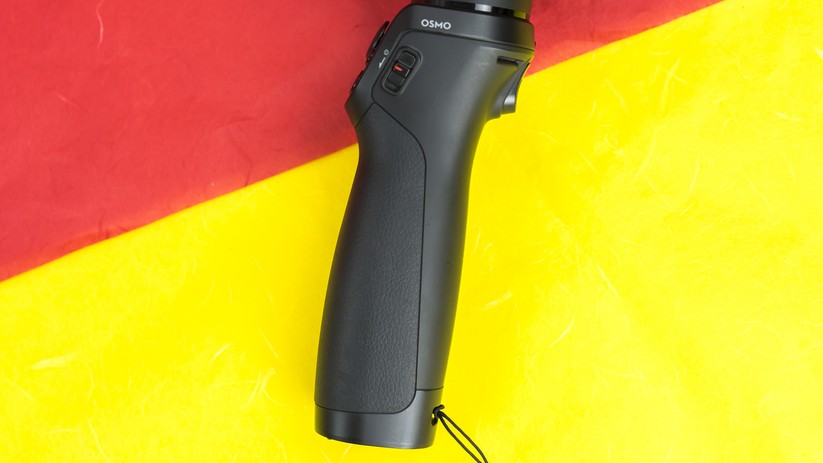 Der Griff ist aus weichem Material. Das sorgt für einen sicheren Halt.