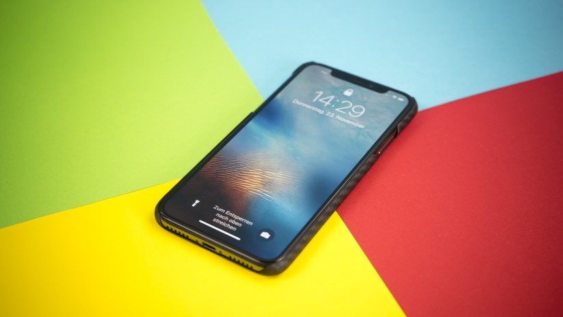 iPhone X: Pitaka MagCase