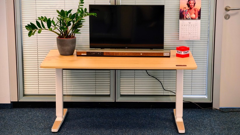 Yaasa Desk Pro
