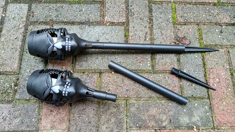 Solarfackel im Halloween-Look. 