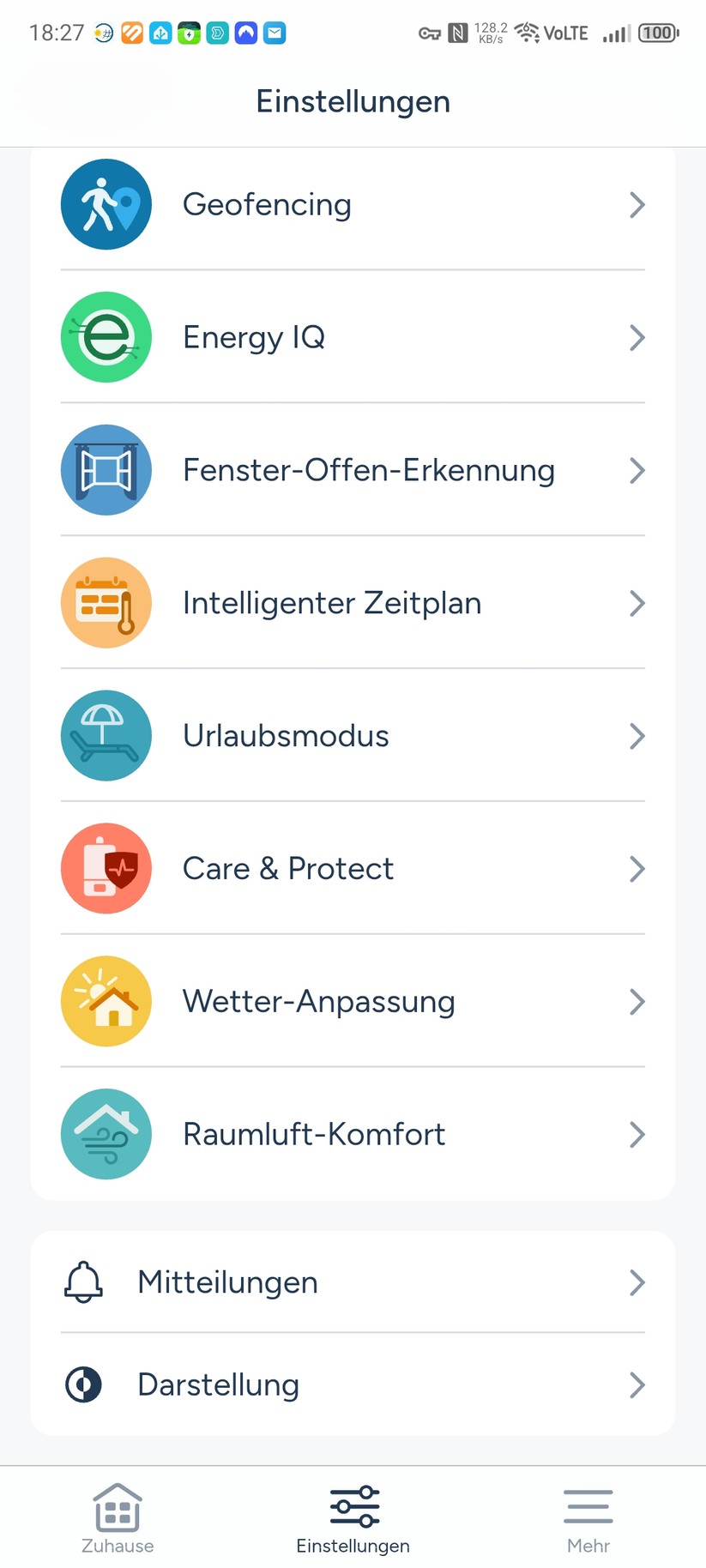 Die Tado-App erleichtert nicht nur die Inbetriebnahme mit zahlreichen Grafiken, sondern bietet auch eine einfache Bedienung, inklusive Erstellung von Heizplänen und liefert zudem detaillierte Informationen zum Heizbetrieb. Der volle Funktionsumfang steht allerdings nur mit einem kostenpflichtigen Abo zur Verfügung. Dafür muss man entweder 4 Euro monatlich oder 30 Euro jährlich bezahlen.