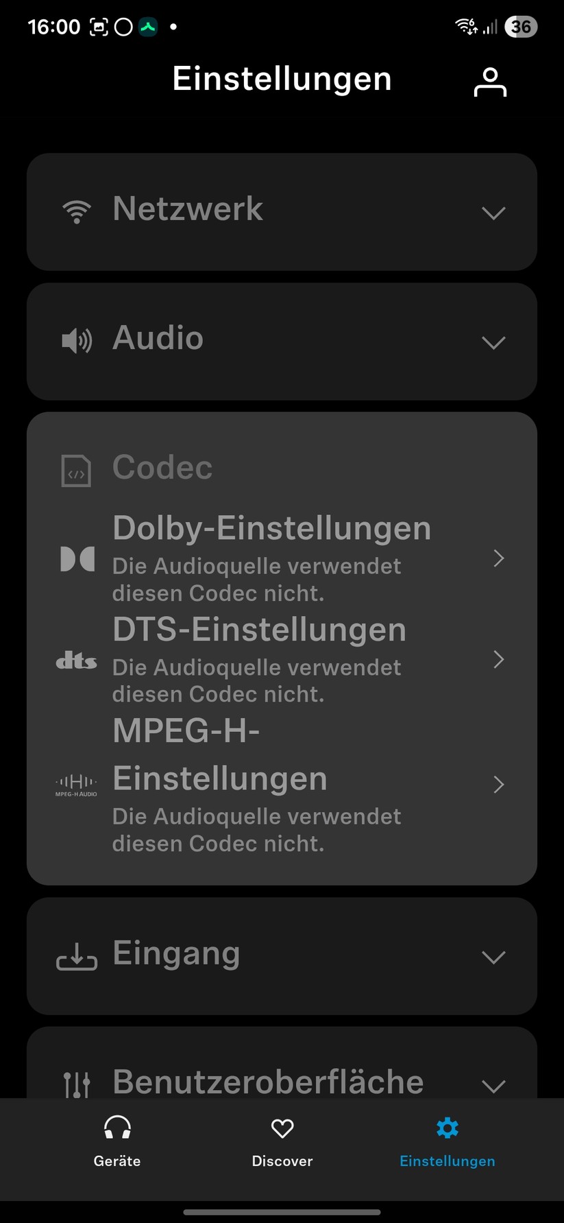 Die Smart Control-App bietet für die Bedienung die meisten Optionen, außerdem führt sie Schritt für Schritt durch die Einrichtung. Sie bietet Firmware-Updates, Quellenwahl, Equalizer-Einstellungen, Pegel und die Intensität des Ambeo-Modus. Besonders wichtig: Hier finden Nutzer die für den optimalen Sound wichtige automatische Raumkalibrierung.