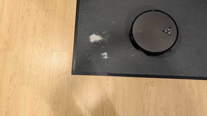 Ecovacs Deebot X11 Omni Cyclone: Ergebnis auf kurzflorigem Teppich