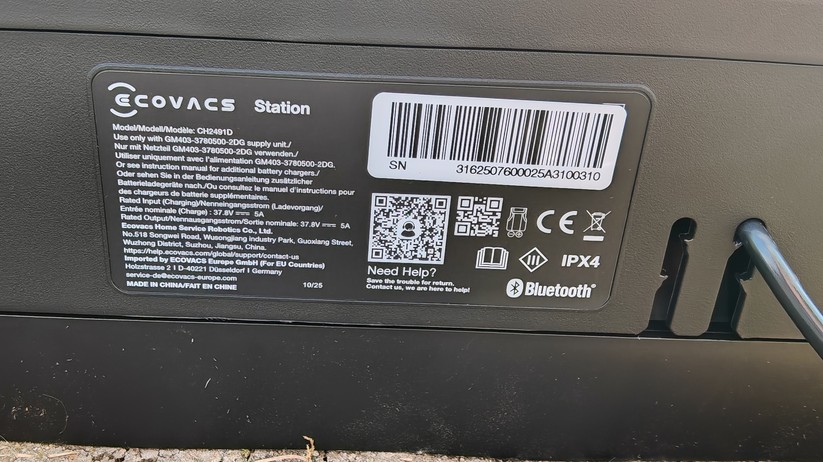 Der Ecovacs Goat A3000 LiDAR bietet eine Schnittbreite von 33 cm und integriert einen Rasentrimmer. Letzterer muss nach dem Auspacken mit einem langen Kreuzschlitz-Schraubenzieher montiert werden.