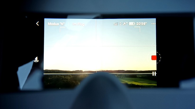 Beim Tragen der Brille kommt es, anders als auf dem Foto, zu keinerlei Spiegelungen.