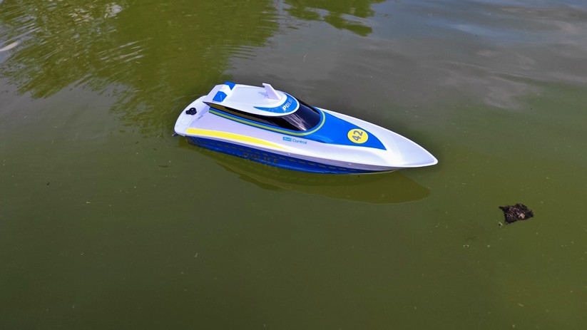Revell Control RC Boat Police