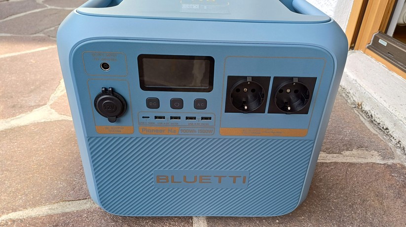 Bluetti Pioneer Na im Test: Kälteresistente Powerstation mit Natrium-Ionen-Akku mit 1500 W und 900 Wh