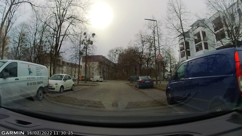 Garmin Dash Cam Mini 2