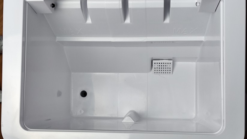 Die Eiswürfelmaschine Silvercrest SEMK 105 B2 von Lidl
