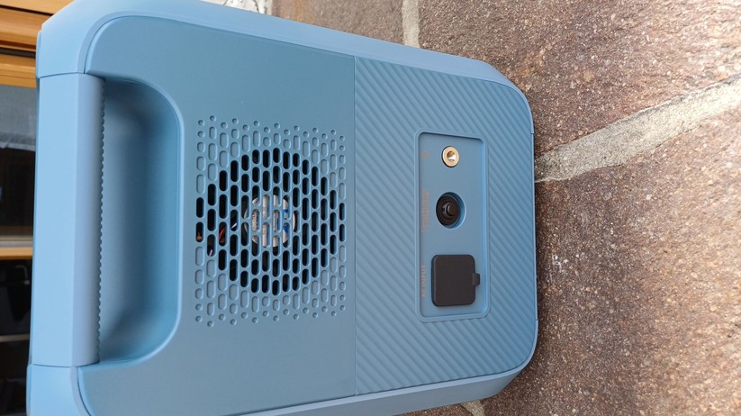 Bluetti Pioneer Na im Test: Kälteresistente Powerstation mit Natrium-Ionen-Akku mit 1500 W und 900 Wh