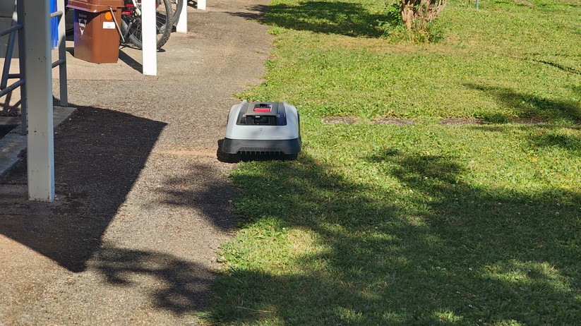 Ecovacs Goat O600 RTK bietet eine Schnittbreite von 19 cm und ist für Rasenflächen bis 600 m². 