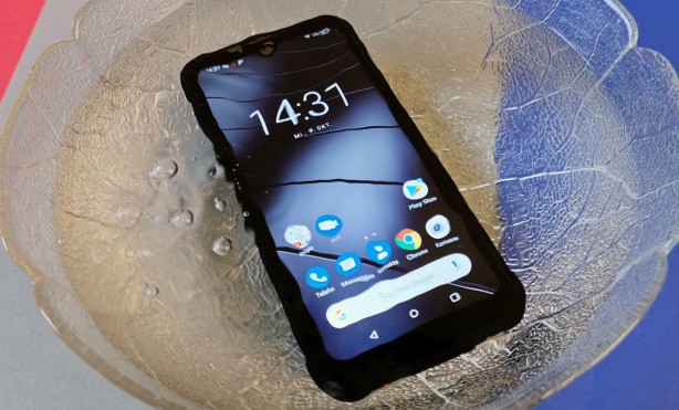Das Gigaset GX290 ist nach IP68 gegen Wasser und Staub geschützt