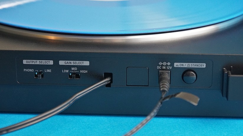 Anschlüsse am Sony PS-LX310BT