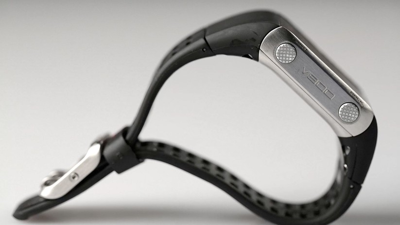 Die Polar V800 ist mit 12,7 Millimetern Dicke ein ganz schön dicker Brummer.