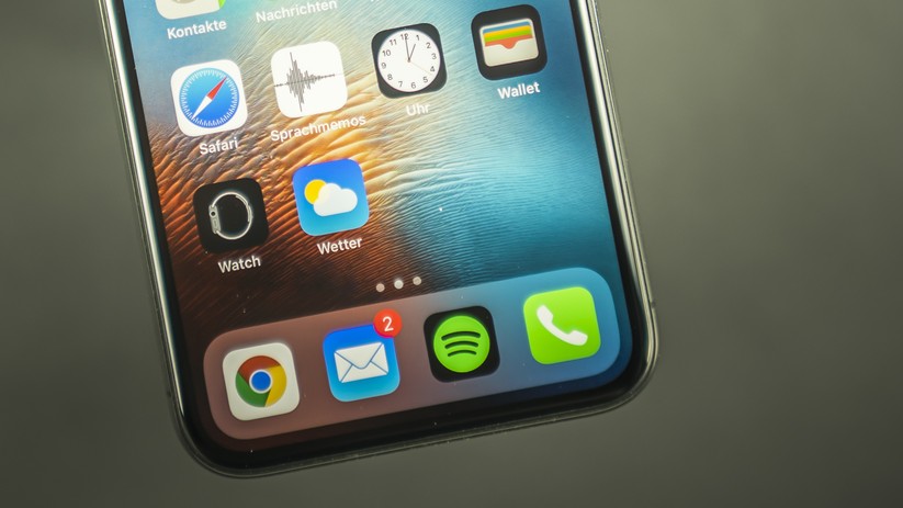 Das Display hat eine Diagonale von 5,8 Zoll und basiert auf OLED.