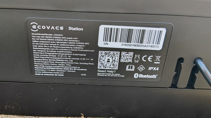 Der Ecovacs Goat A3000 LiDAR bietet eine Schnittbreite von 33 cm und integriert einen Rasentrimmer. Letzterer muss nach dem Auspacken mit einem langen Kreuzschlitz-Schraubenzieher montiert werden.