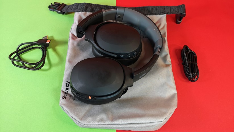 Der Lieferumfang inklusive der schicken Aufbewahrungstasche.
