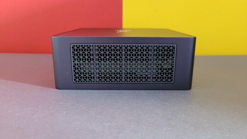 CSL Venom Box: Leiser Mini-PC mit Ryzen 7 8845HS mit bis zu 96 GByte RAM und 8 TB SSD