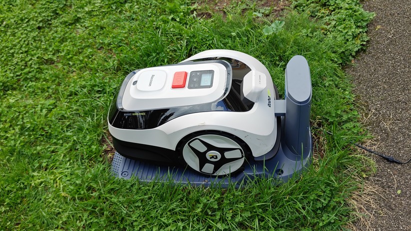 Roboup Raccoon 2 SE: Günstiger Mähroboter ohne Begrenzungskabel für Gärten mit festen Grenzen