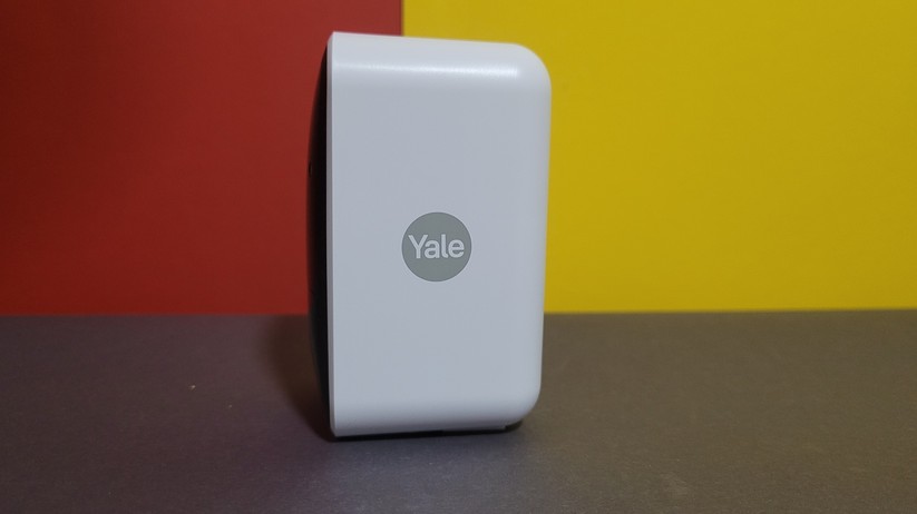 Yale Smart Outdoor Camera: Überwachungskamera mit Full-HD für außen, mit Akku & WLAN