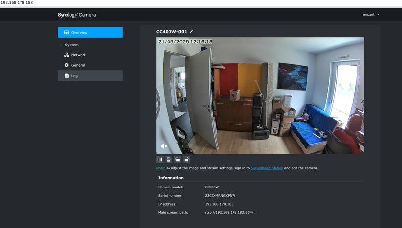 Die CC400W bietet auch einen Zugriff per Browser. Dort kann man sie auch auf Onvif umstellen, um sie etwa mit Hoem Assistant zu steuern. Allerdings steht sie in diesem Fall nicht mehr unter Synology Surveillance Station zur Verfügung, respektive die Einbindung per Onvif führt dort zu Verbindungsabbrüchen. 