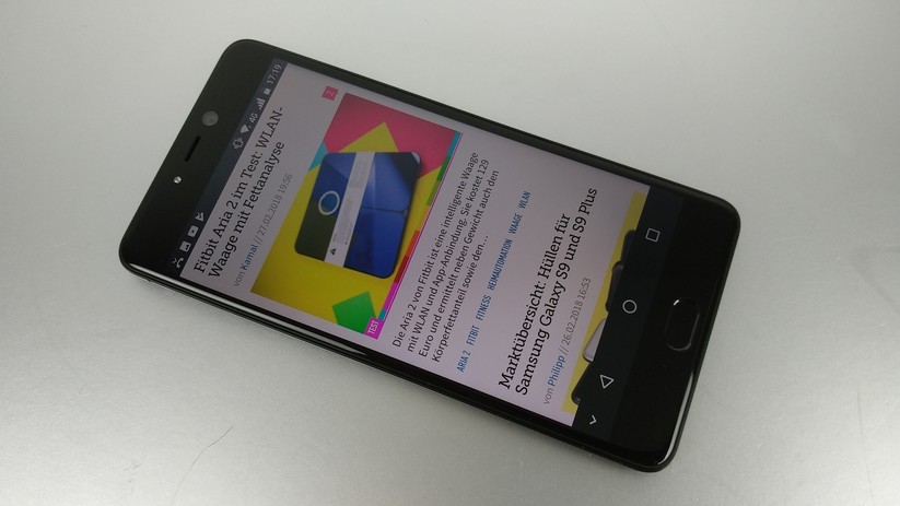 Für etwas mehr als 100 Euro gibt es ein Full-HD-Display, nicht schlecht.