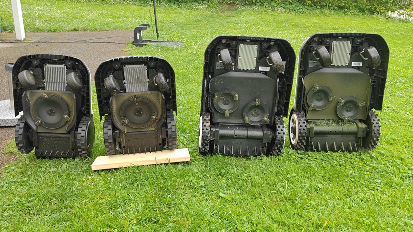  Während die beiden Top-Modelle mit einem Doppelklingensystem eine Schnittbreite von 33 cm erreichen, kommen die kleineren Modelle mit einem Klingensystem nur auf 22 cm. Außerdem lassen sie  zum Rand mit 9 cm einen größere Fläche unbeschnitten. Bei den Topmodellen sind es hingegen nur 5 cm.