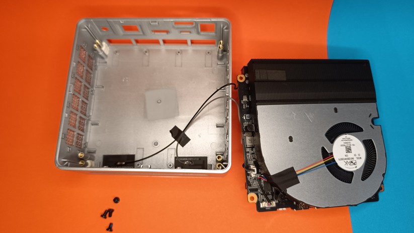 Minisforum UM750L Slim – Bilderstrecke