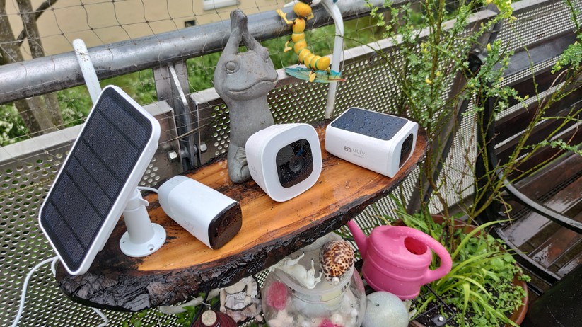 Eufy Solocam S40 (rechts), Solocam L20 (mitte) und Eufcam 2 Pro mit Solarpanel (links)