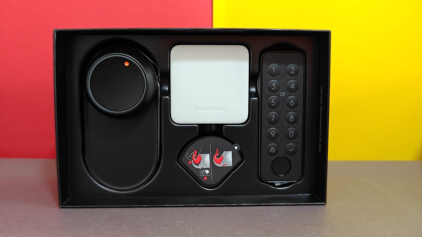 Switchbot Lock Ultra mit Keypad Vision: Tür aufsperren per Gesicht, Fingerabdruck oder PIN-Code