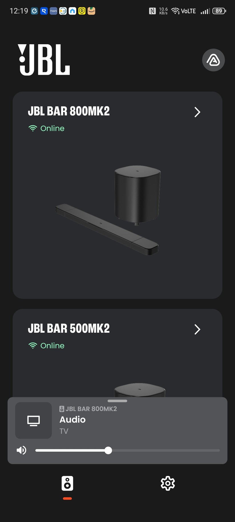 Die App JBL One bietet nicht nur umfangreiche Hilfen zur Abstimmung und Aufstellung der Soundbar, sondern integriert auch zahlreiche Streamingdienste.