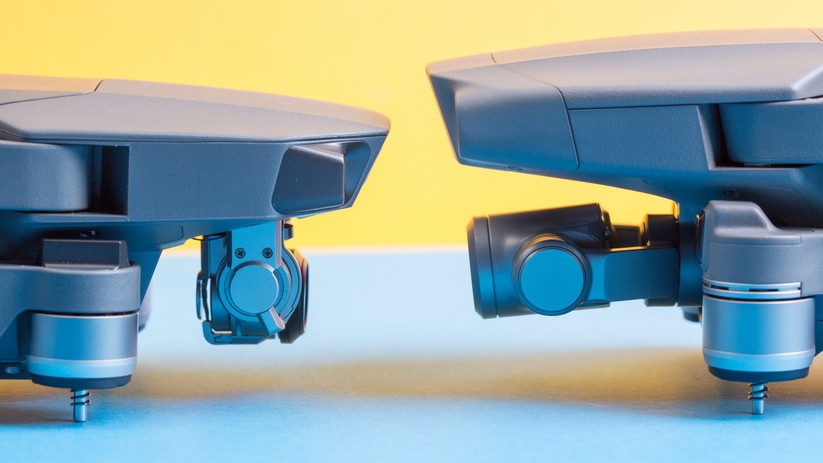 Die Mavic-2-Zoom-Kamera (rechts) ist deutlich größer und stabiler.