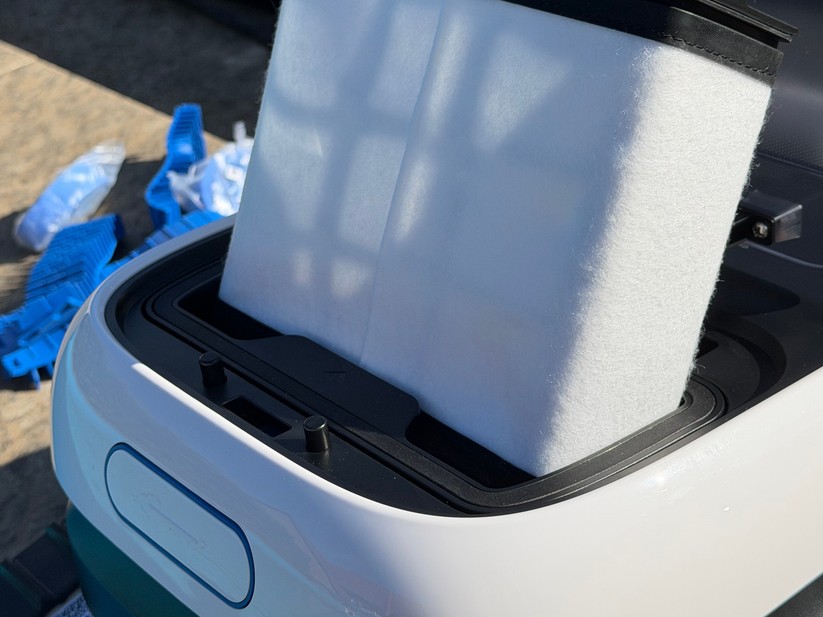 Ecovacs Ultramarine P1