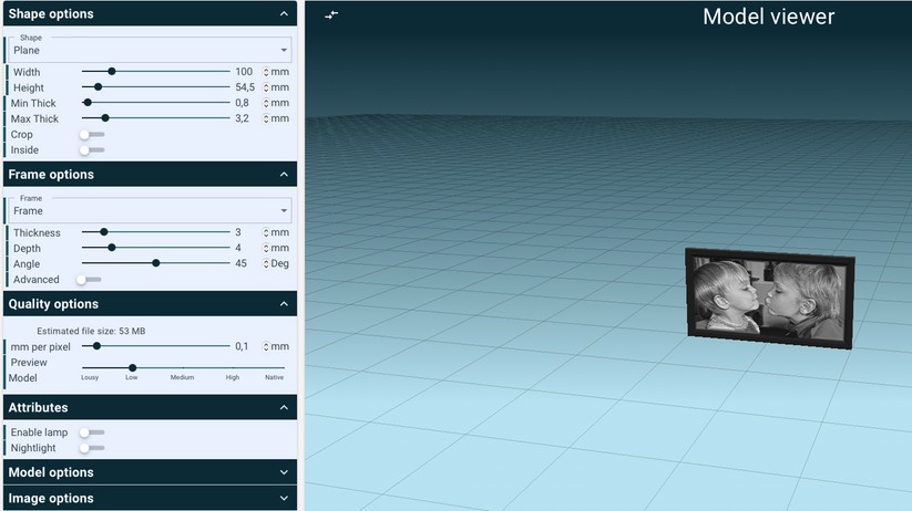 Unser einfaches Lithophane misst 10 x 5,5 cm und ist zwischen 0,8 und 3,2 mm dick. Zusätzlich wird ein schmaler Rahmen erstellt. 