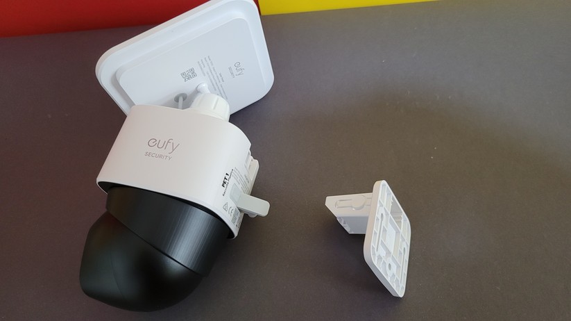 Eufy Solocam S340: PTZ-Überwachungskamera mit zwei Objektiven, WLAN und Akku