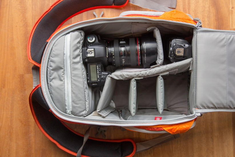 Der Fotorucksack von Amazon Basics bietet ordentlich Stauraum. 