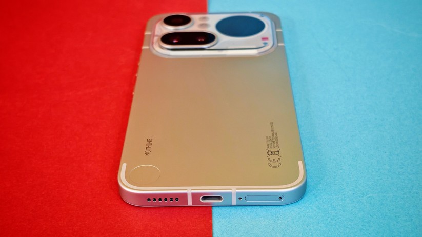 Nothing Phone 4a Pro: Rückseite aus Aluminium