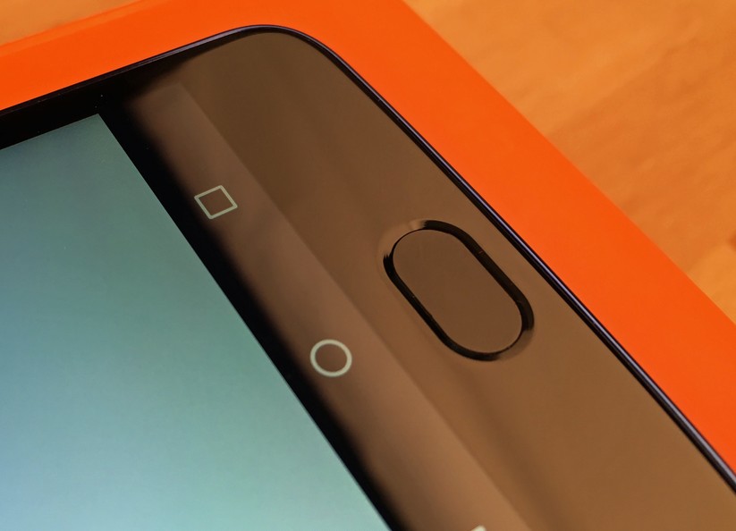 Der Fingerabdruck-Sensor ist bei Einsteiger-Smartphones nicht selbstverständlich.