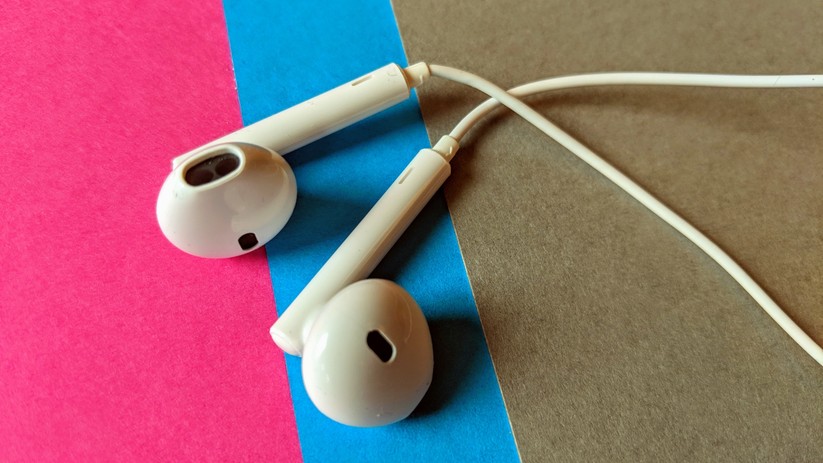 Das mitgelieferte Headset bietet Standardkost.