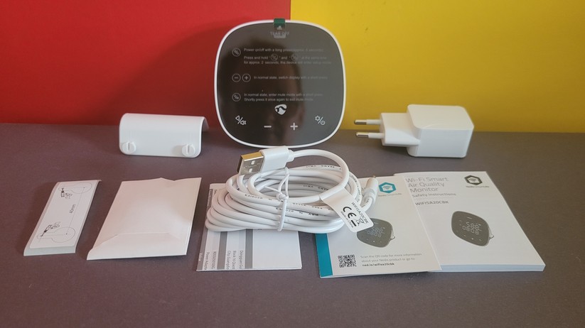 Nedis Smart Life Luftqualitätsmonitor ermittelt CO₂, Temperatur und Luftfeuchte. Außerdem ist das Gerät kompatibel zu Tuya und Home Assistant.